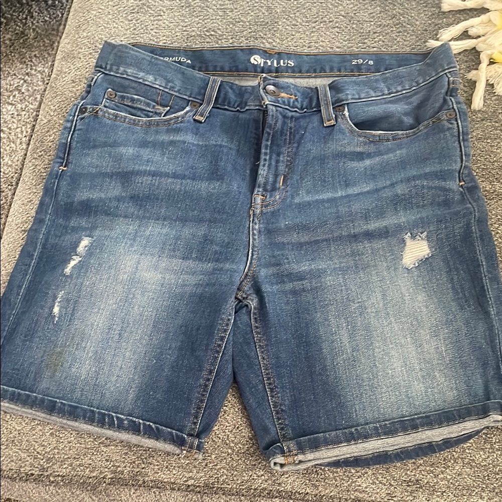 STYLUS Blue Bermudas Distressed Denim Style
